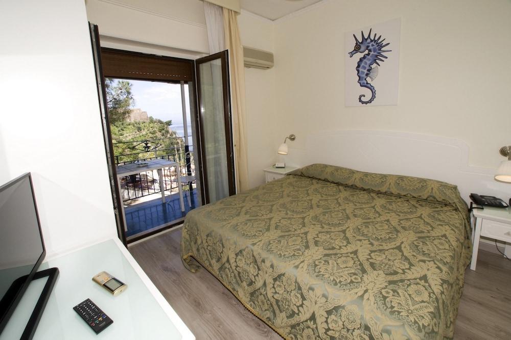 Hotel Oriente Vico Equense Exteriör bild